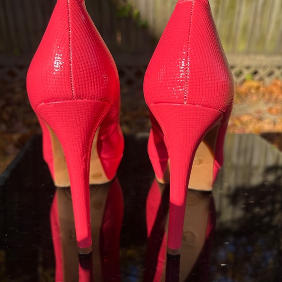NWOT-Gianni Bini Red Textured Pointed Toe Heels – Size 9.5 - Picture 3 of 10